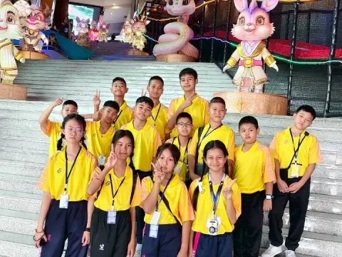โครงการพัฒนานักเรียนแลกเปลี่ยนดูงานต่างประเทศ ณ ประเทศมาเลเซีย โ
